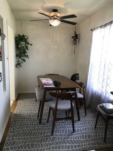 Dining area - 10773 Northgate St