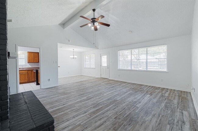 Building Photo - 16702 Pebbleglen Dr