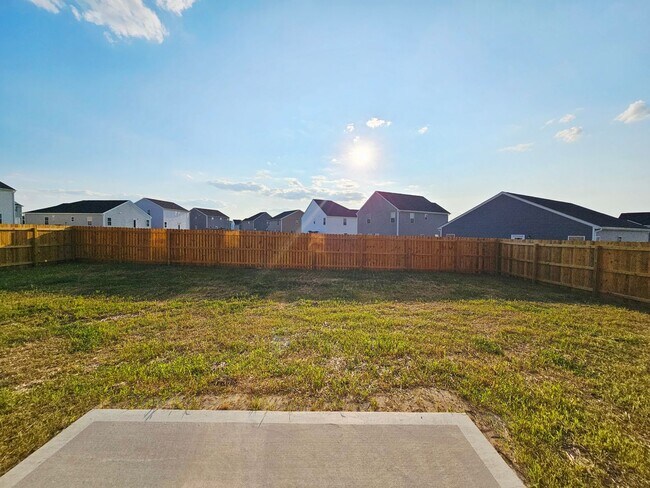 Building Photo - NEW 4- Bedroom Home With Loft, Bonus Room and Fenced Backyard