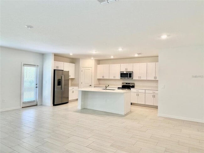 Building Photo - 17606 Happytrails St