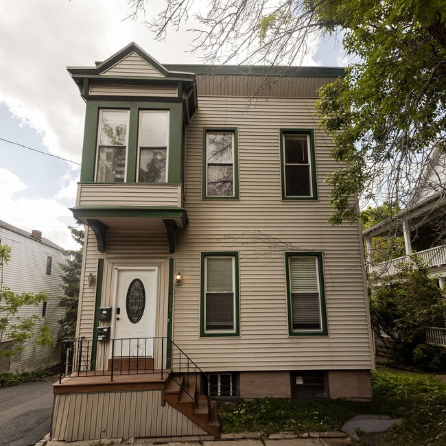 Building Photo - 102 11th St