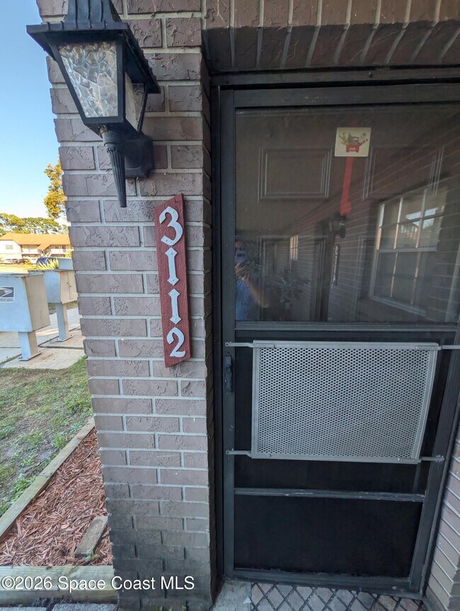 Foto del edificio - 3112-3121 Sir Hamilton Cir