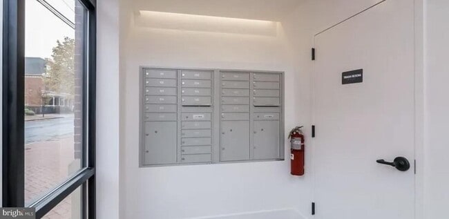 Building Photo - 412 Broadway