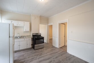 Building Photo - 629 4th Ave