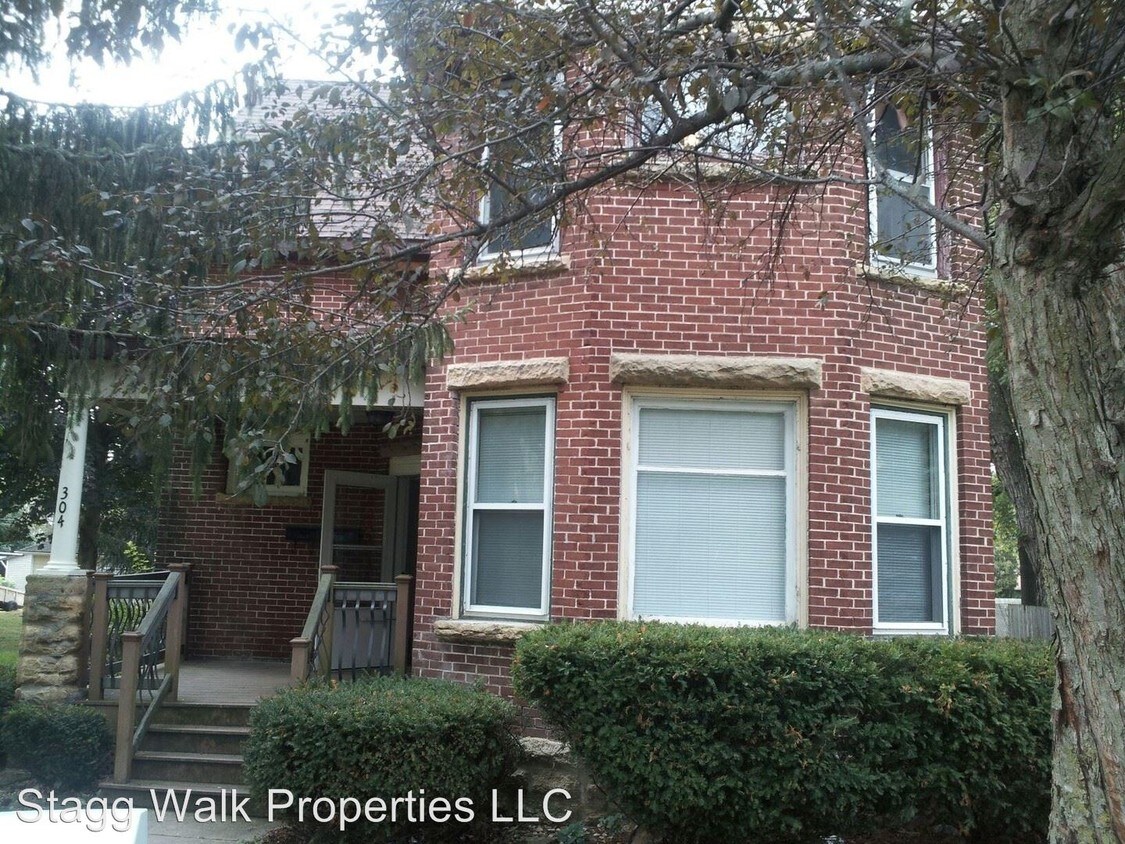 Foto principal - 304 W 2nd St