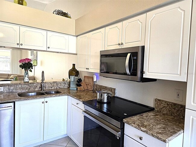 Building Photo - 2547 Estancia Blvd