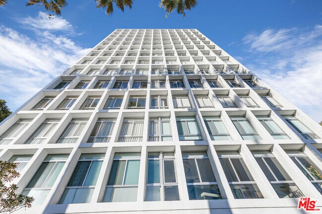 Foto del edificio - 7135 Hollywood Blvd