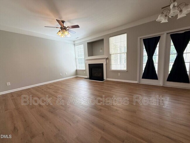 Foto del edificio - 420 Cline Falls Dr