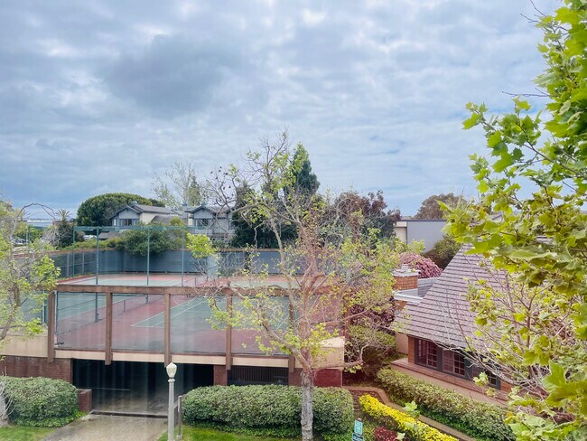 Foto del edificio - 8880 Villa La Jolla Dr