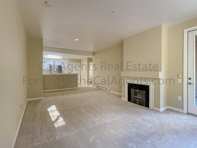 Photo - 260 Caldecott Ln Townhome