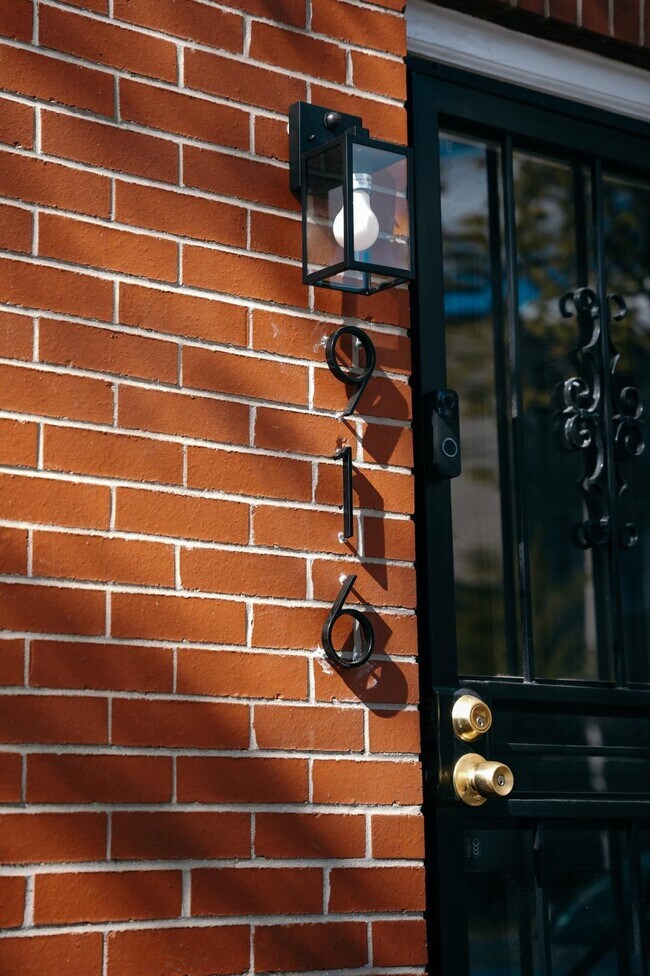 Foto del edificio - 916 W Lombard St