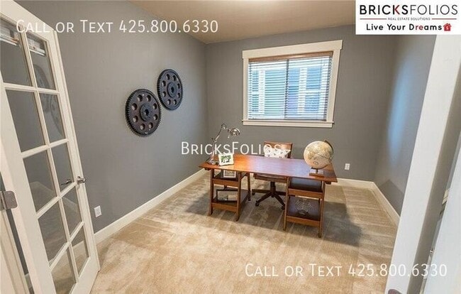 Building Photo - Welcoming Home in Bothell, Ideal for Relax...