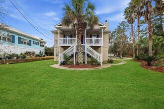 Building Photo - 202 Penrose Dr