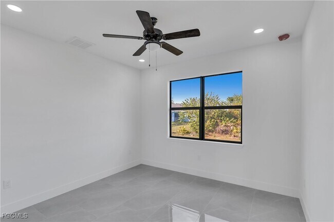 Foto del edificio - 3308 35th St W