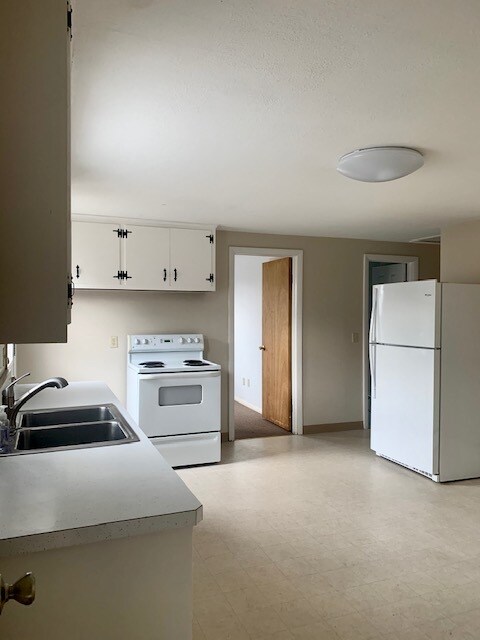Kitchen - 16 Westfield St