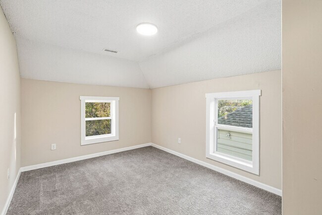 Foto del edificio - 1310 Oakwood Ave