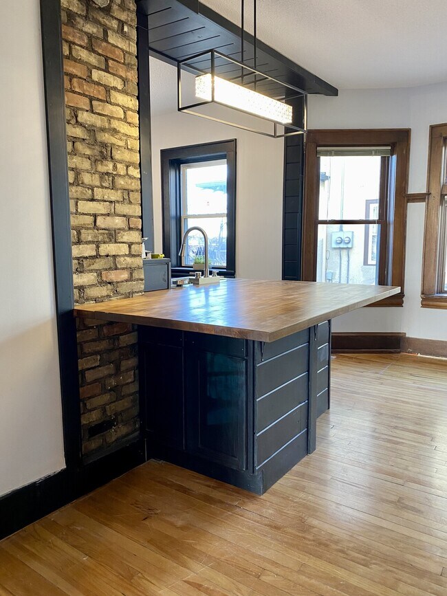 Building Photo - 780 Curfew LLC