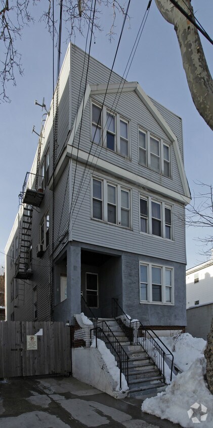 Building Photo - 71 Randolph Ave