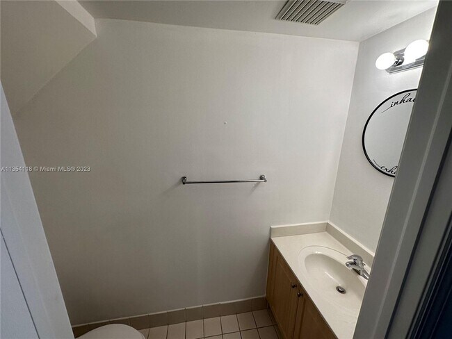 Foto del edificio - 4256 NE 9th St