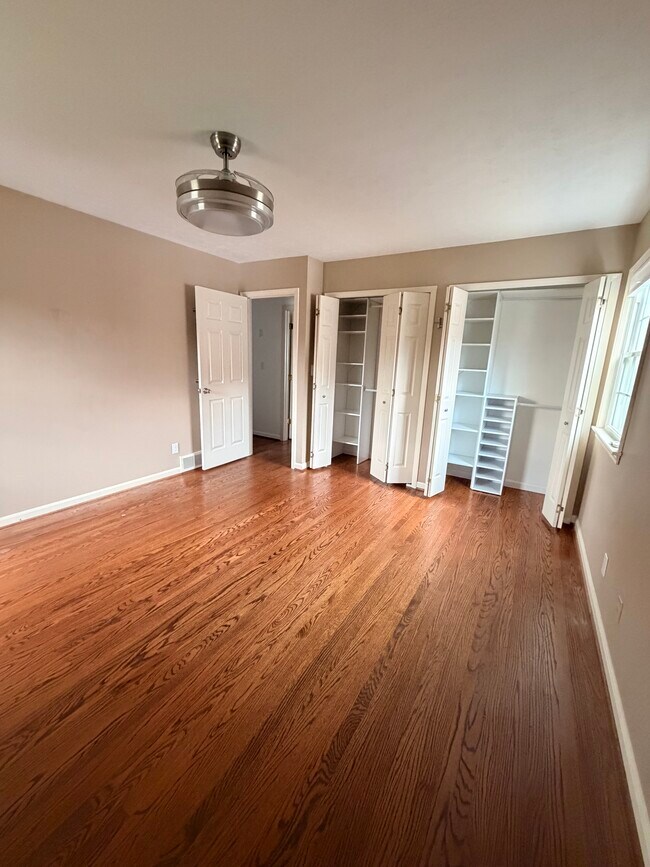 Foto del edificio - 9410 Tiverton Way