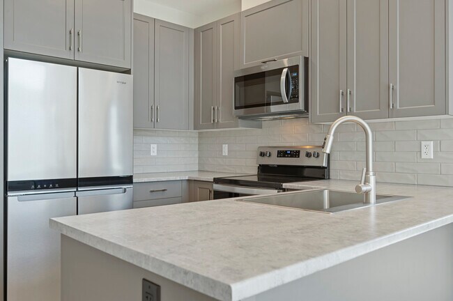 Building Photo - 45549-45549 Knight Rd
