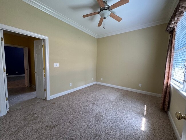 Building Photo - Modern 3 bedroom Condo with elevator access for second floor move-in!