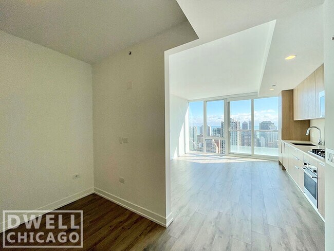 Building Photo - 1155 N Wells St