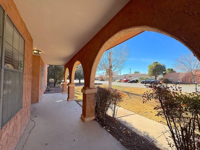 Foto del edificio - West El Paso 4 bed/3 bath refrig A/C Home!