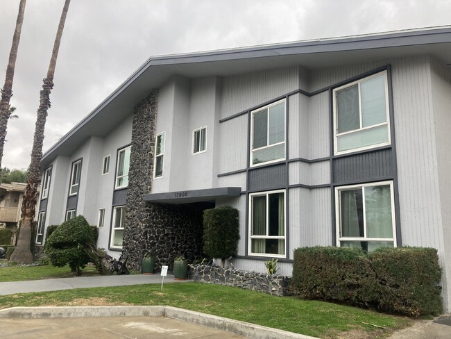 Building Photo - 13000 Valleyheart Dr