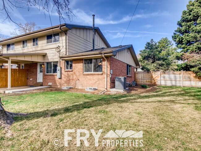 Foto del edificio - Beautifully remodeled 3-bedroom, 2.5-bath duplex in Wheat Ridge