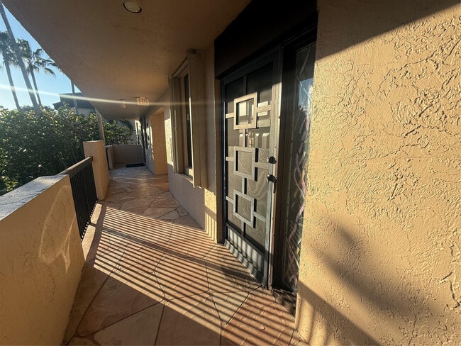 Foto del edificio - 2660 Carambola Cir N