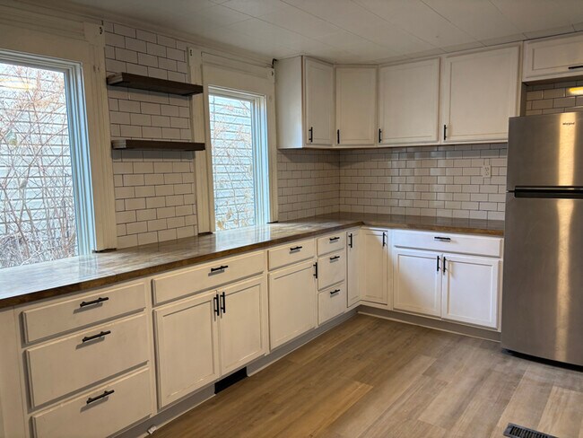 Foto del edificio - 238 Schiller St