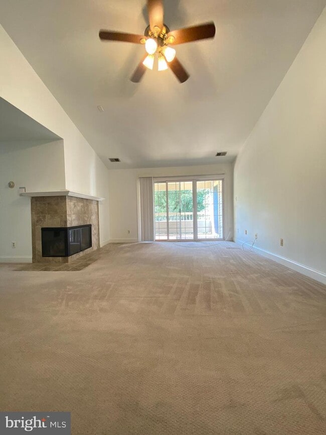Building Photo - 307 Trinity Ct