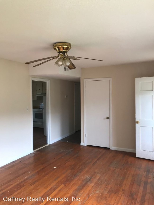 Building Photo - 3 br, 1.5 bath House - 507 McCluney St.