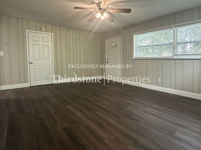 Building Photo - 8544 Oak Leaf Rd