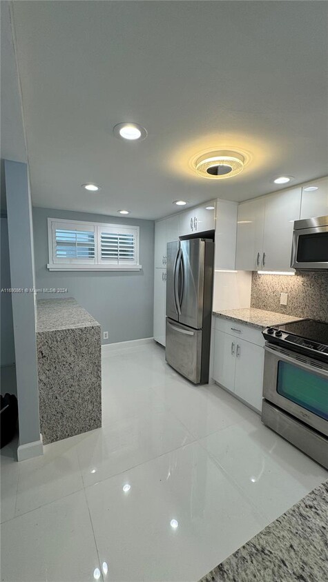 Foto principal - 3580 S Ocean Blvd