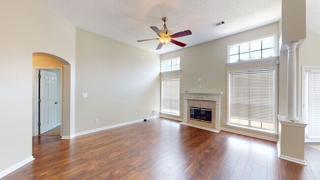 Building Photo - Creampuff in Copperfield!