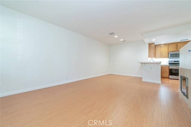 Building Photo - 234 Dewdrop