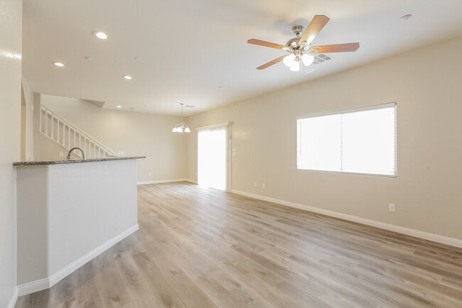 Building Photo - 6204 Joaquin Hills Ct