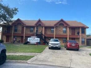 Building Photo - 9 Tulip Ave