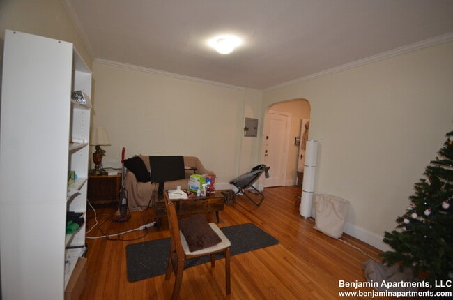 Building Photo - 2039 Commonwealth Ave
