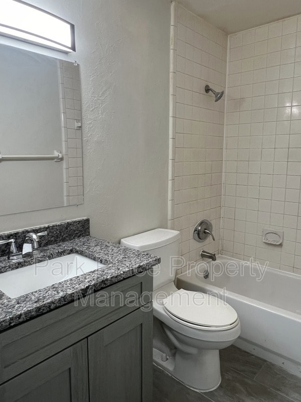Building Photo - 7210 SW 45th Pl