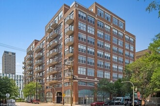 Building Photo - 933 W Van Buren St