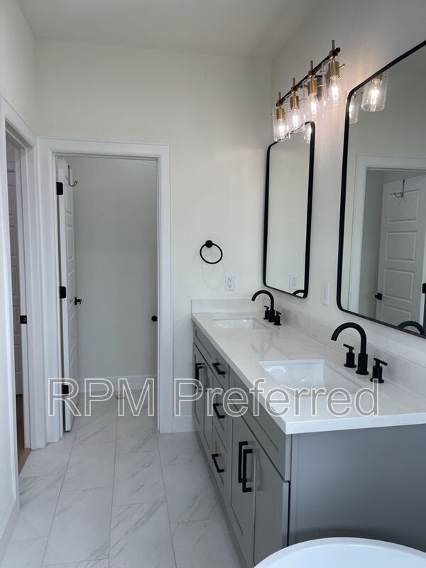 Foto del edificio - 3713 Dreyfus St