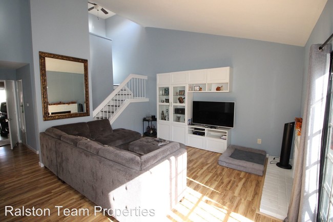 Building Photo - 2 br, 2.5 bath House - 1549 Apache Dr. #B