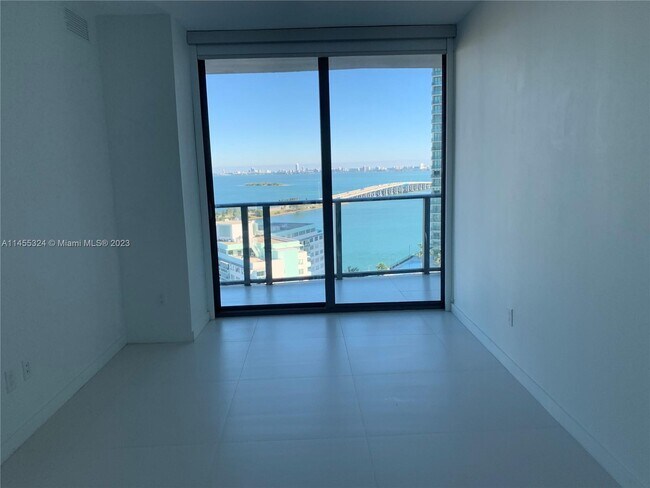 Foto del edificio - 501 NE 31st St