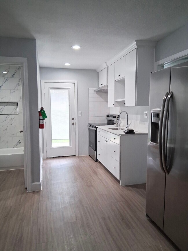 Building Photo - 5304 Arapahoe St