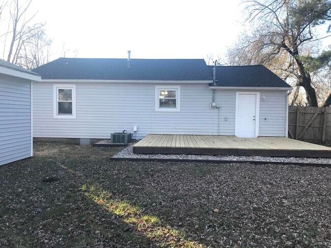 Building Photo - 5602 Pontiac Dr