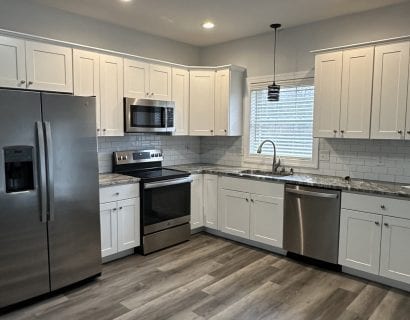Building Photo - Whispering Pines Taylor