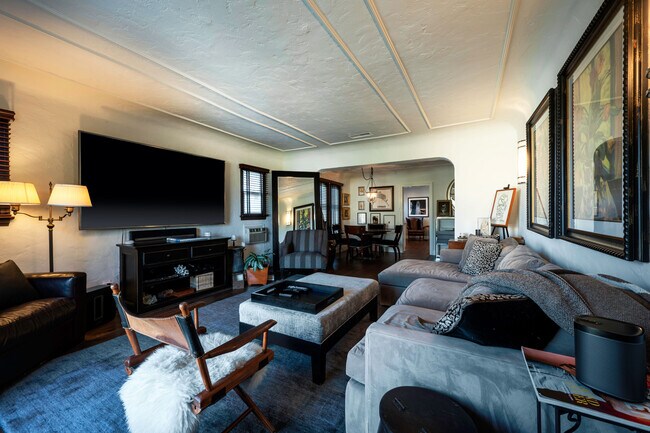 Foto del edificio - 1031 S Stanley Ave